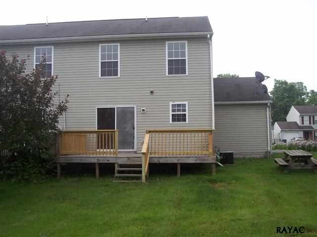 2028 Wyatt Cir, Dover, PA 17315