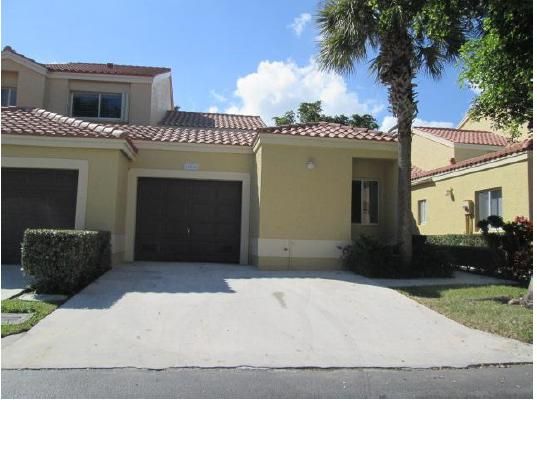 10474 Lake Vista Cir, Boca Raton, FL 33498