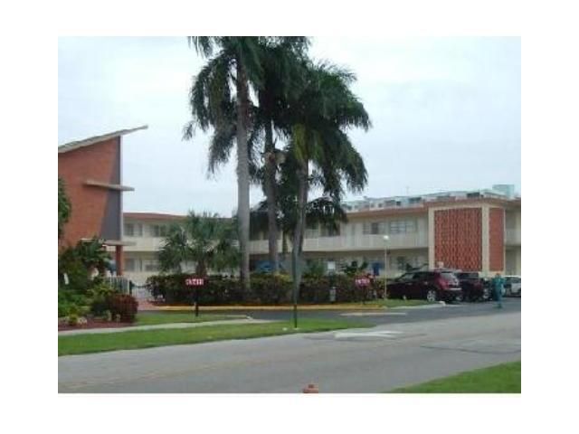 26 DIPLOMAT PW # 2356, Hallandale, FL 33009