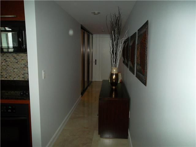 1830 OCEAN DR # 4710, Hallandale, FL 33009