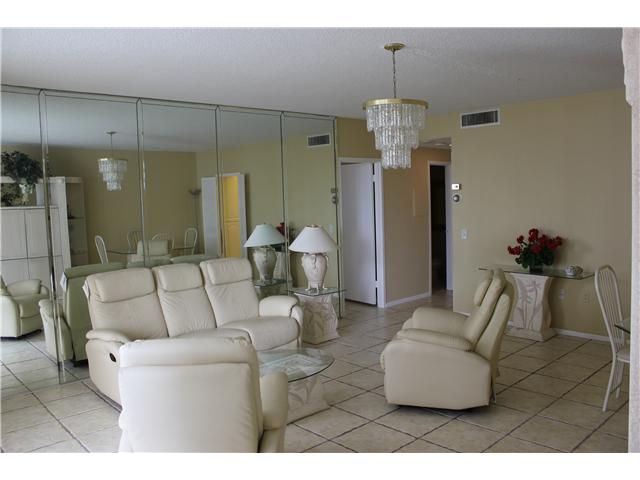 3505 S OCEAN DR # 317, Hollywood, FL 33019