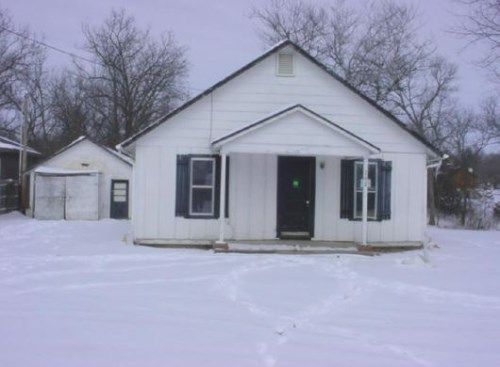 202 Swan St, Lacygne, KS 66040