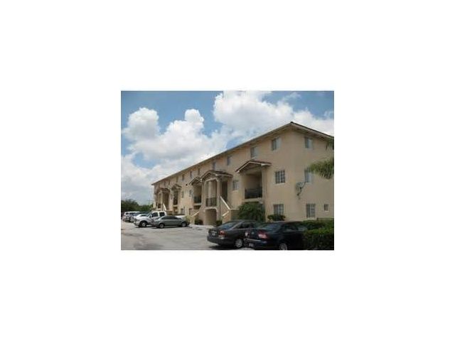 17425 NW 75 PL # 112, Hialeah, FL 33015