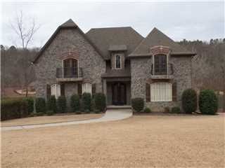 1129 Long Leaf Lake Dr, Bessemer, AL 35022