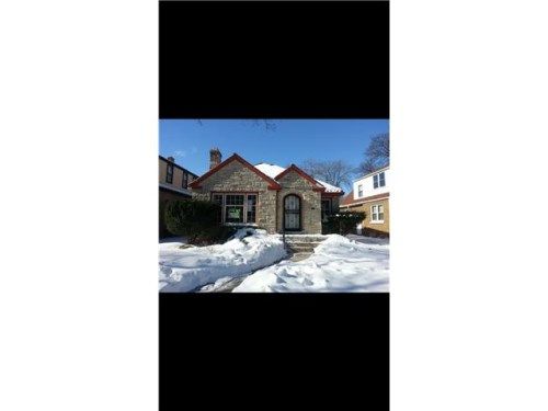 4033 N Montreal St, Milwaukee, WI 53216