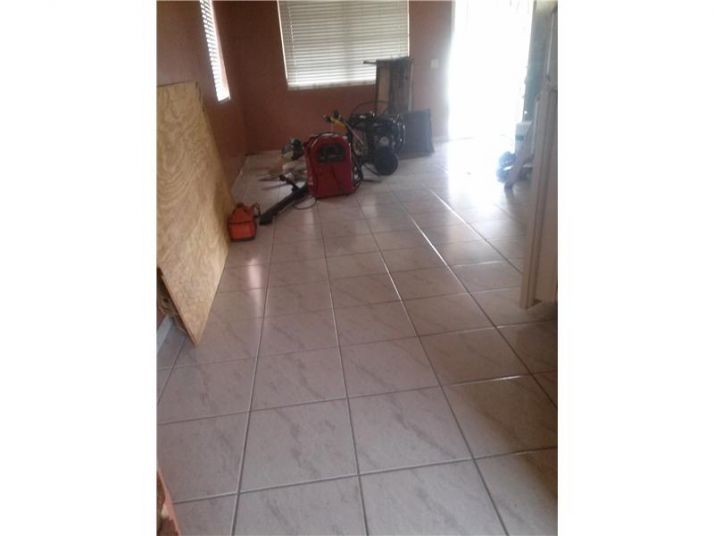 1370 W 33 ST, Hialeah, FL 33012