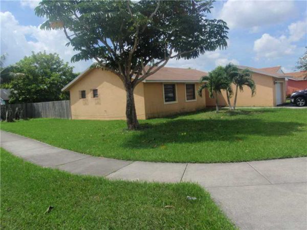 10400 SW 167 ST, Miami, FL 33157