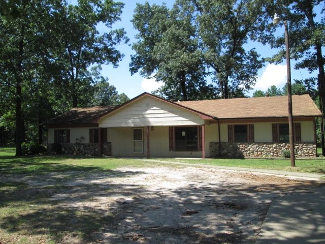 8422 Robinwood Dr, Mabelvale, AR 72103