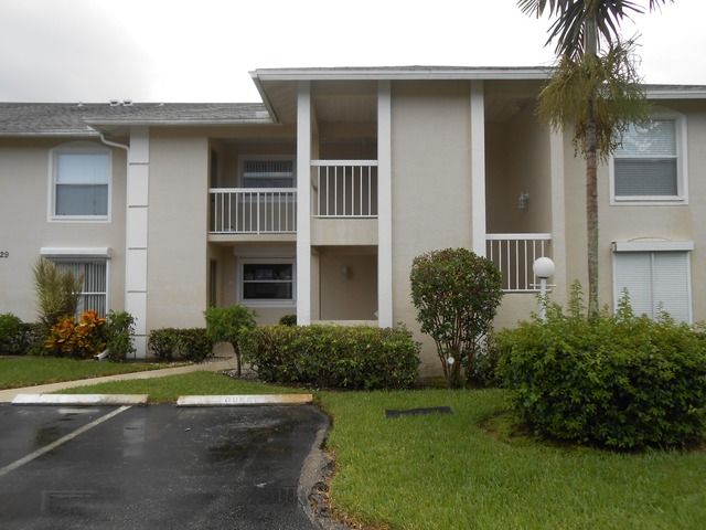 729 Landover Ct Apt 103, Naples, FL 34104