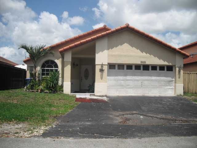 8221 NW 201 TE, Hialeah, FL 33015