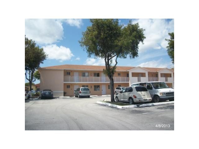 3051 W 76th St Apt D102, Hialeah, FL 33018