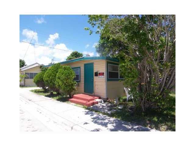 401 N D St, Lake Worth, FL 33460