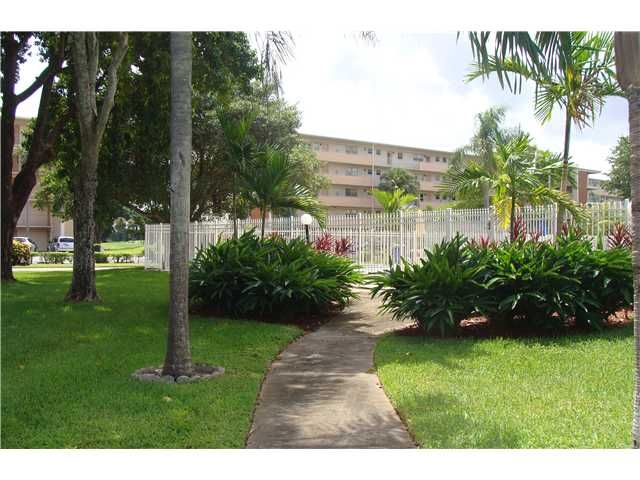 4650 Washington St # 104, Hollywood, FL 33021