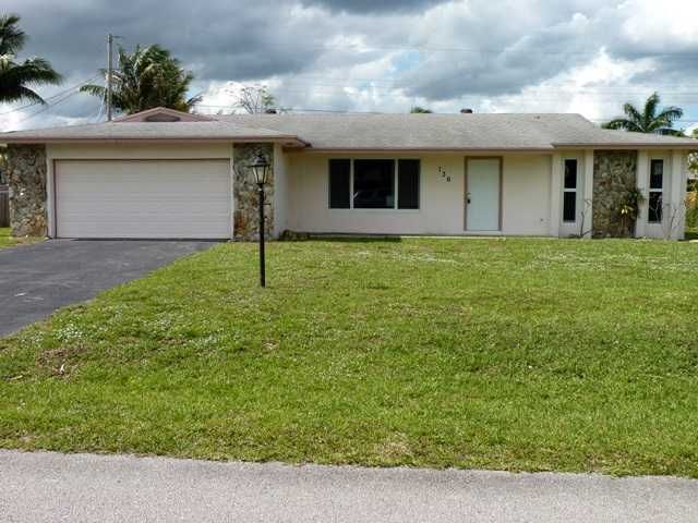 136 W Arch Dr, Lake Worth, FL 33467