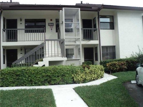 7641 TAHITI LN # 202, Lake Worth, FL 33467