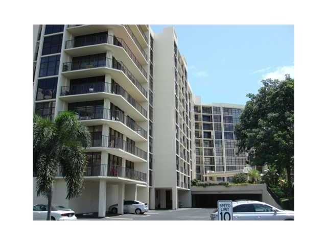 600 PARKVIEW DR # 220, Hallandale, FL 33009