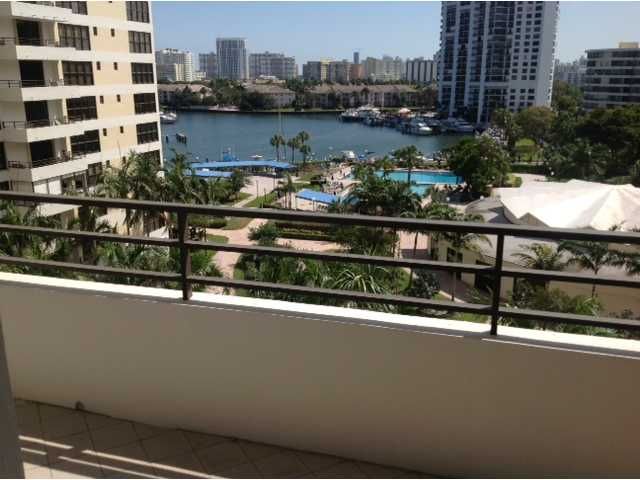 2500 PARKVIEW DR # 815, Hallandale, FL 33009