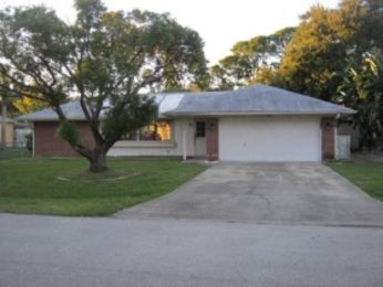 518 Picasso Ave NE, Palm Bay, FL 32907