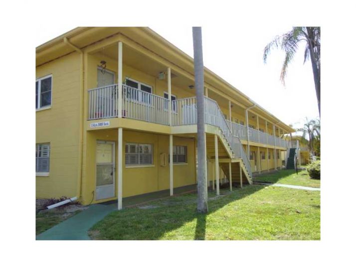 5908 5th Ave N Unit 10 Bldg C, Saint Petersburg, FL 33710