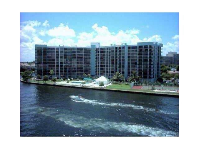 200 LESLIE DR # 530, Hallandale, FL 33009