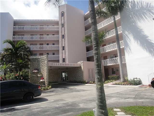 3181 S OCEAN DR # 208, Hallandale, FL 33009