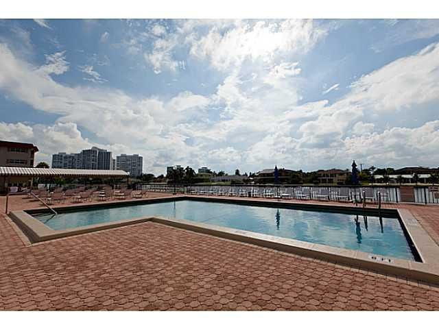 2049 S OCEAN DR # 1402E, Hallandale, FL 33009