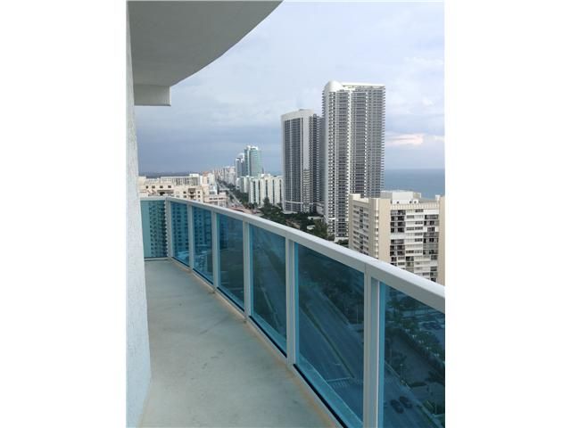 1945 S OCEAN DR # 2214, Hallandale, FL 33009