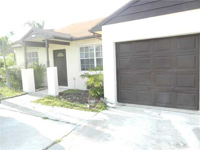 8507 Blue Cypress Dr, Lake Worth, FL 33467