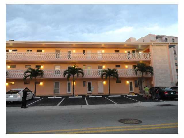 450 GOLDEN ISLES DR # 3J, Hallandale, FL 33009