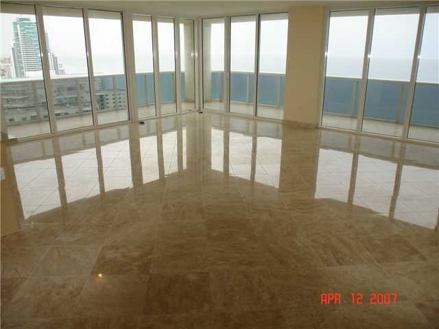 1800 OCEAN DR # 2501, Hallandale, FL 33009