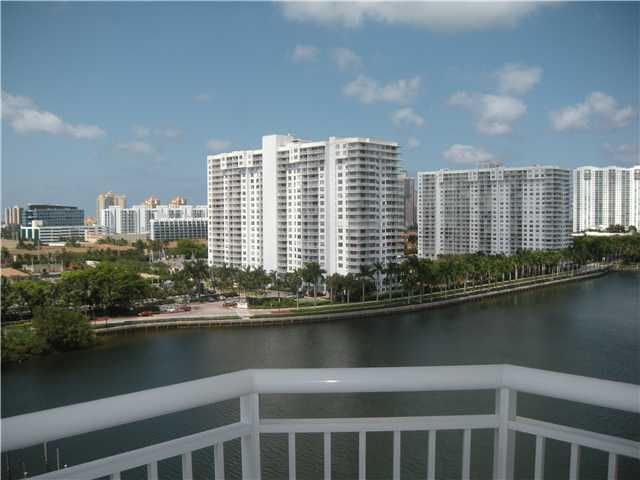 18081 BISCAYNE BL # 1102, North Miami Beach, FL 33160