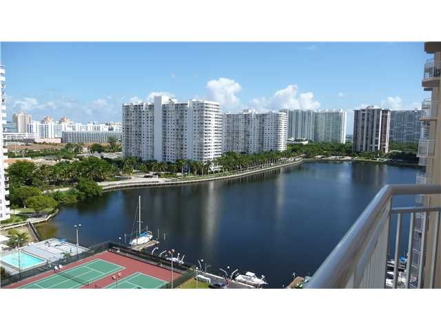 18061 BISCAYNE BL # 1402-2, North Miami Beach, FL 33160