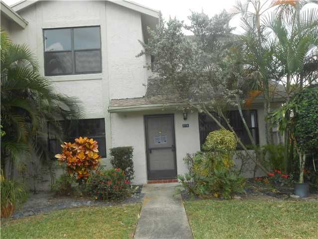 5776 Northpointe Ln, Boynton Beach, FL 33437