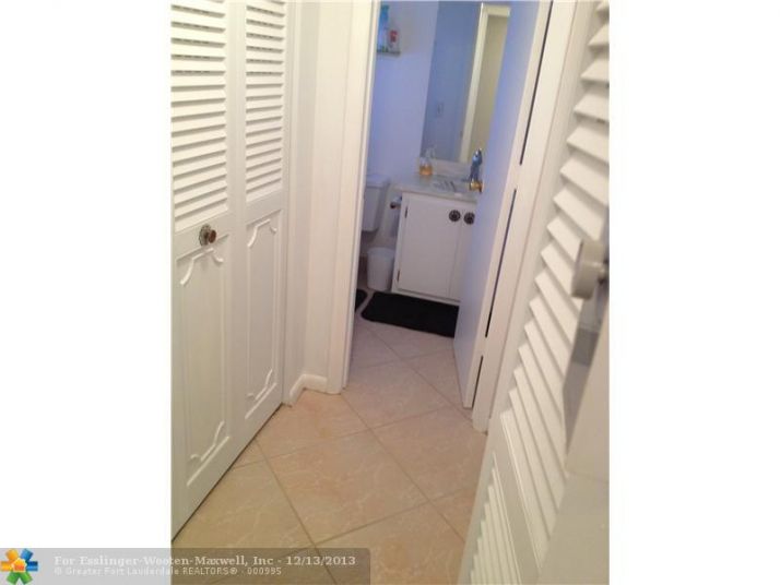 7857 Golf Circle Dr # 208, Pompano Beach, FL 33063