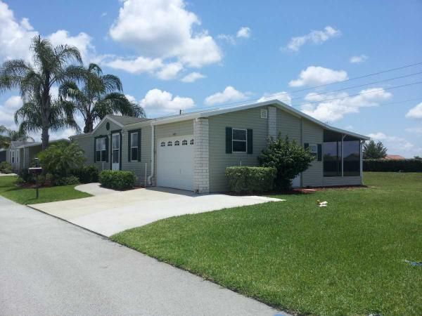 605 St. Augustine Ave., Davenport, FL 33897