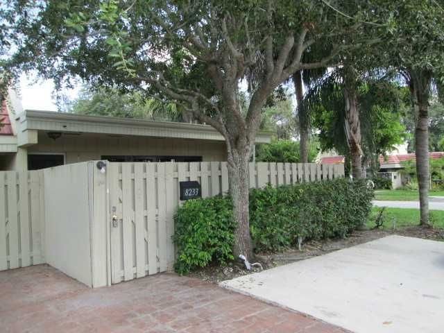 8233 SW 82 CT # 8233, Miami, FL 33143