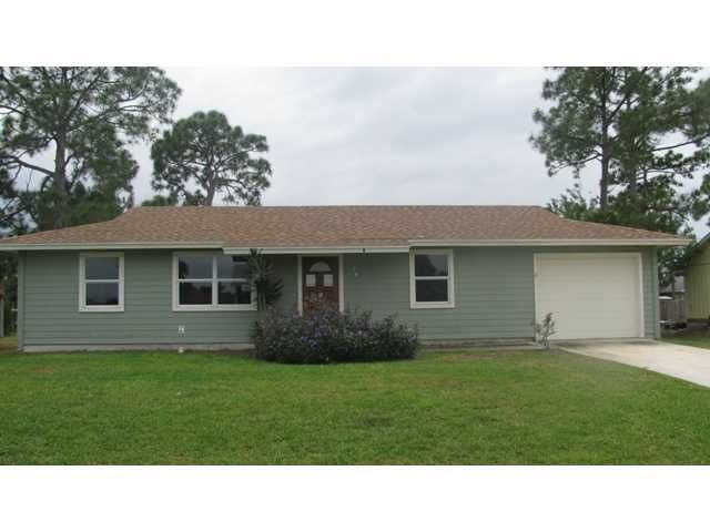 348 Nw Placid Ave, Port Saint Lucie, FL 34983