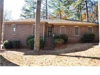 905 Skyview Lane, Birmingham, AL 35235