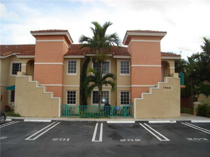 7015 NW 173 DR # 210, Hialeah, FL 33015