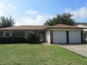 6532 Meadowview Ln, Fort Worth, TX 76148