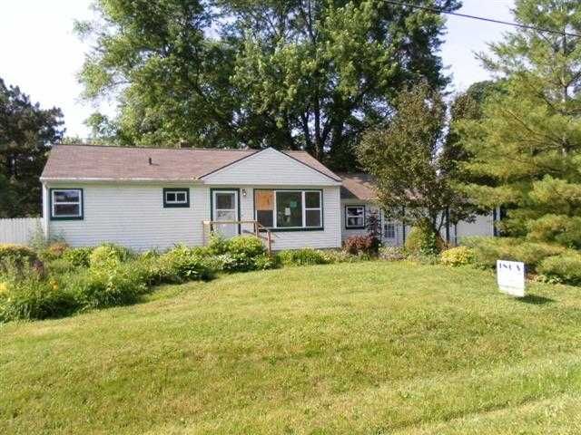 1481 Ronnie St, Flint, MI 48507