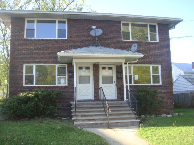 553-555 Newman Place, Roselle, NJ 07203