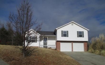 900 Clay Hill Dr, Soddy Daisy, TN 37379