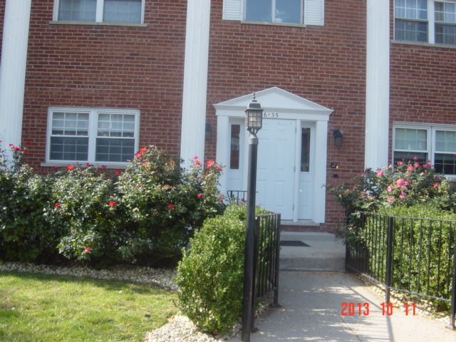 6135 W 94th St Apt 2a, Oak Lawn, IL 60453