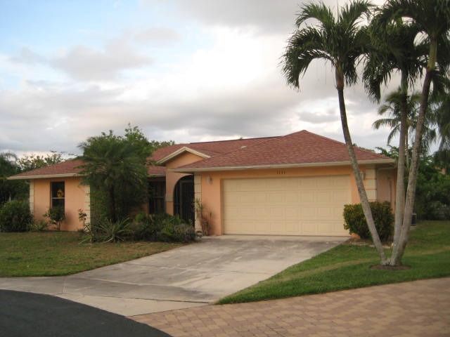 1111 Vinca Ln, Naples, FL 34105