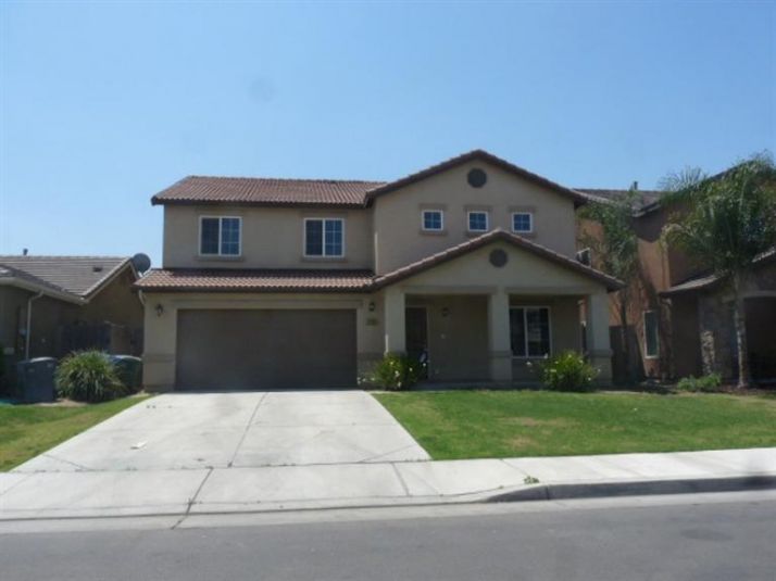 2530 Liverno Dr, Delano, CA 93215