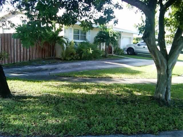 2000 N 31ST RD, Hollywood, FL 33021