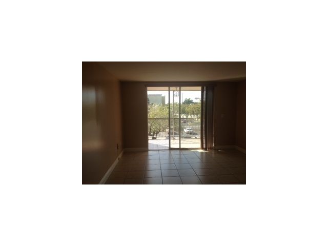 6950 MIAMI GARDENS DR # 2-308, Hialeah, FL 33015