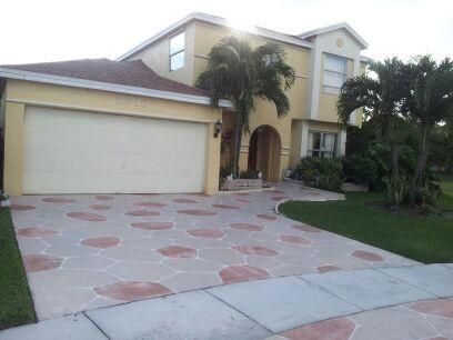 9810 GLACIER DR, Hollywood, FL 33025