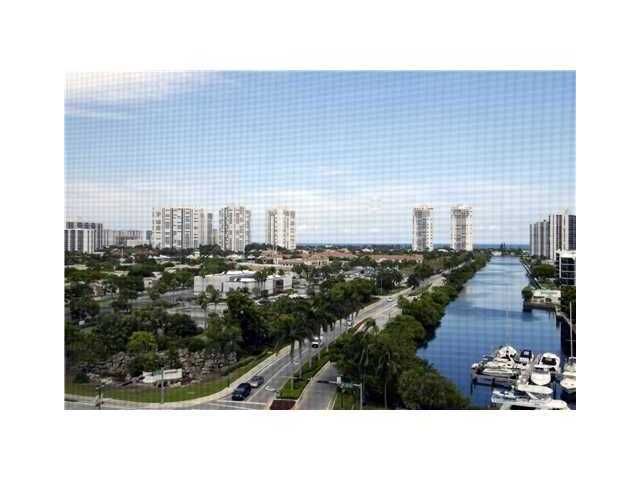 3375 N Country Club Dr # 701, Miami, FL 33180